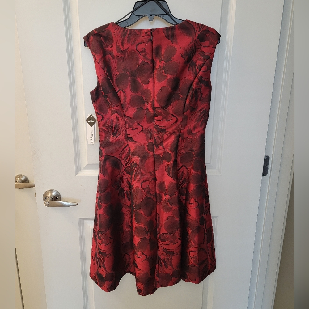 Studio One Dress - Picture 2 of 4